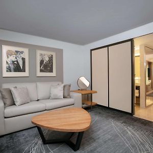 Suite Accessible aux Personnes à Mobilité Réduite de Luxe Lit King-Size