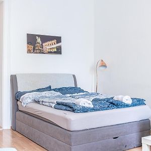 Appartement à 2 Chambres à Coucher
