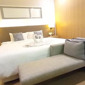 Cozy Apartment With Jacuzzi And Sauna At 188 Suites Klcc