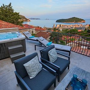 New & Stunning Views In Luxury 5* Divona Apartment