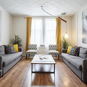 Appartement à 3 Chambres à Coucher