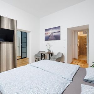 Appartement à 2 Chambres à Coucher