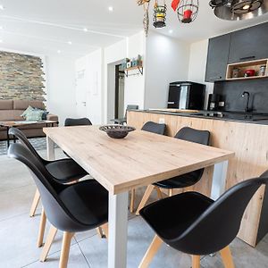 Appartement à 3 Chambres à Coucher