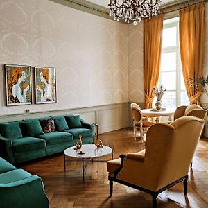 Appartement à 3 Chambres à Coucher