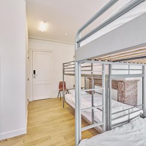 Dormitory Room Mixed