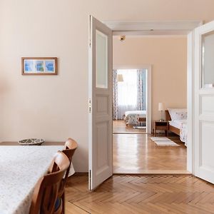 Appartement à 2 Chambres à Coucher