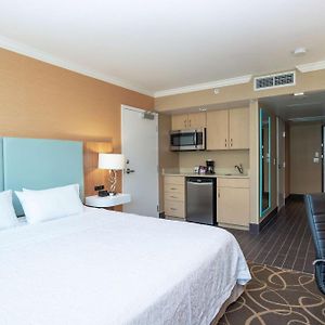 Chambre Lit King-Size avec Accès aux Personnes Handicapées