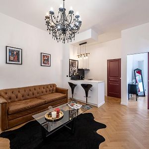 Appartement à 2 Chambres à Coucher
