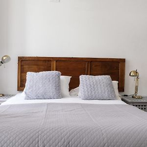 Lisbon Poets Inn