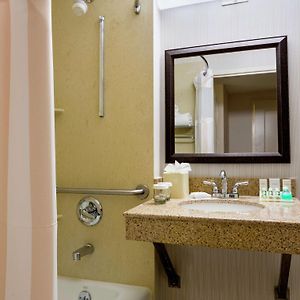 Chambre Accessible aux Personnes à Mobilité Réduite Lit King-Size