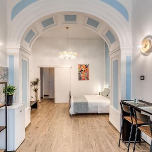 The Quarters Naples Apartments