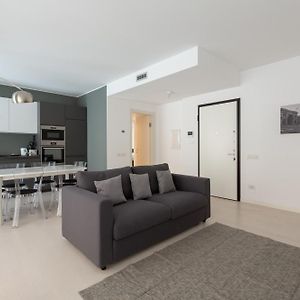 Porta Nuova Bright And Roomy Flat