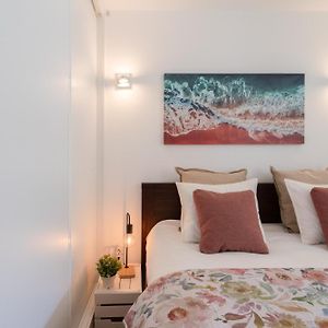 Host Wise - Charming Welcoming Flat - Centrally Located