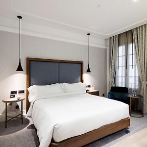 Chambre Accessible aux Personnes à Mobilité Réduite Lit King-Size