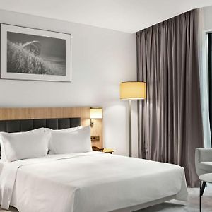 Chambre Accessible aux Personnes à Mobilité Réduite Lit Queen-Size