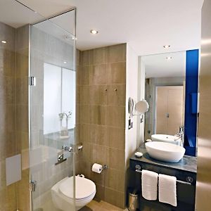 Chambre Accessible aux Personnes à Mobilité Réduite Lit Queen-Size