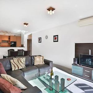 Charming Two-Bedroom Apartment With Balcony And Garage By The Marina