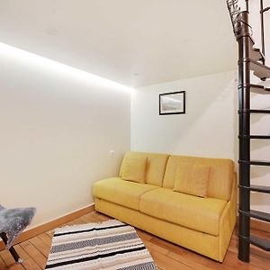 Studio Lit King-Size
