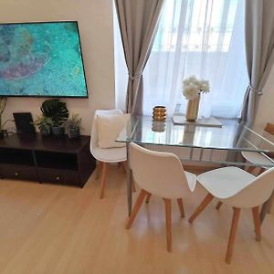 Trendy 2 Room Flat, Next To Corvin Mall Free Huge Garage! Ac,Dishwasher,Washmachine, Smart Tv