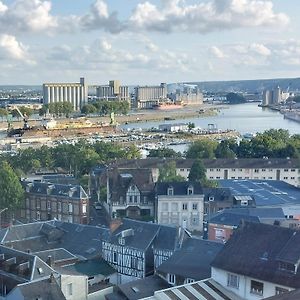 Rouen : Vue panoramique sur la seine avec parking