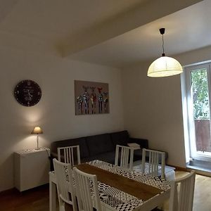 Appartement à 3 Chambres à Coucher