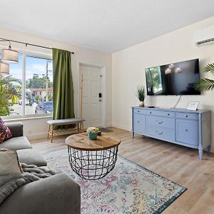 Enchanting Cozy Apartment 10 Min Away From Airport, Calle 8, Brickell, Coral Gables, The Beach And More!