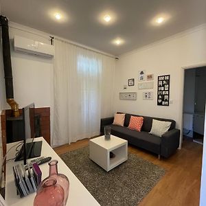Burgaes II Apartment
