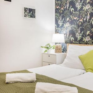 Heart Garden Central Comfy Studio
