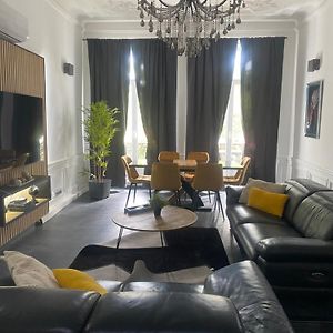 Appartement à 3 Chambres à Coucher