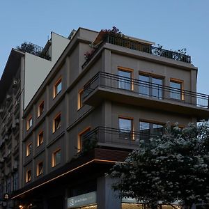 Dwell - Elegant City Stay