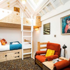 CUTE HOUSE IN SOHO - full ac, quiet&unique!