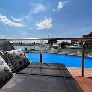 Blau Apartamento Frente A Los Canales Y Las Puestas De Sol De Roses