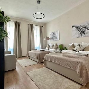 Appartement à 2 Chambres à Coucher