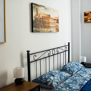 Praty Rooms