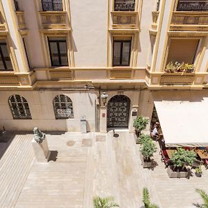 Cozy Cathedral Apartment In Malaga