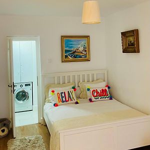 River View - Old City Apartment