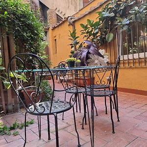 Pantheon, Campo De Fiori Mini Garden