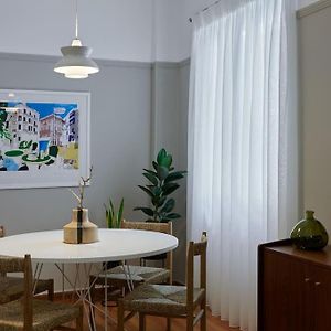 Pagrati Modernist 2Bd Apt