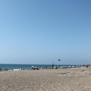 Junto Al Mar