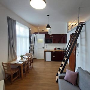 Old Town Stage Apartment One