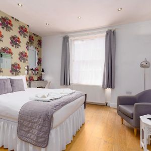 Chambre Double au Sous-Sol