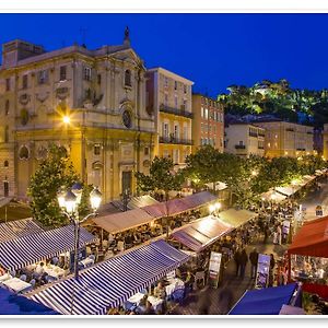 Nice, 58 M2 ! superbe appartement climatisé ! 3 couchages, proche de la promenade des Anglais et de la Gare ! !