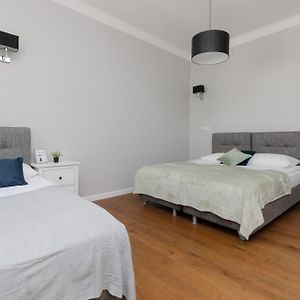 City Center Aparthotel Chmielna By Noclegi Renters