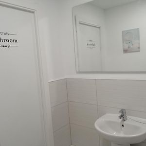 Chambre Budgétée Lit King-Size