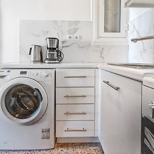Super Paradise Apartments