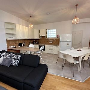 Centroom Apartment Budapest ++15ppl