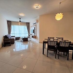 Crest Residence Klcc Bukit Bintang By Sarah'S Lodge