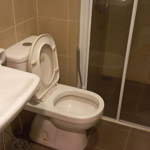 Studio Lit King-Size