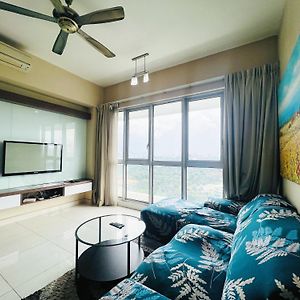 Regalia Residence And Suites By The Relaxstay