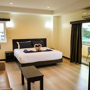Sky Villa Hua Hin Guesthouse - Adults-Only
